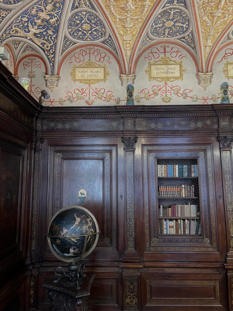 Museo Bagatti Valsecchi, Milano. biblioteca